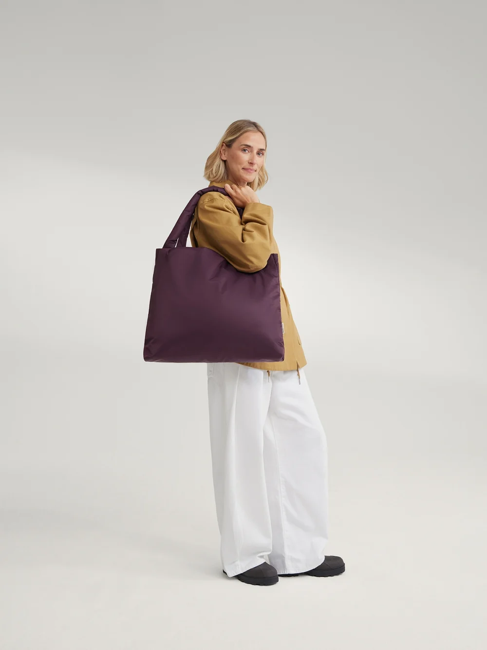 Technical Puffy Mom Bag | Burgundy