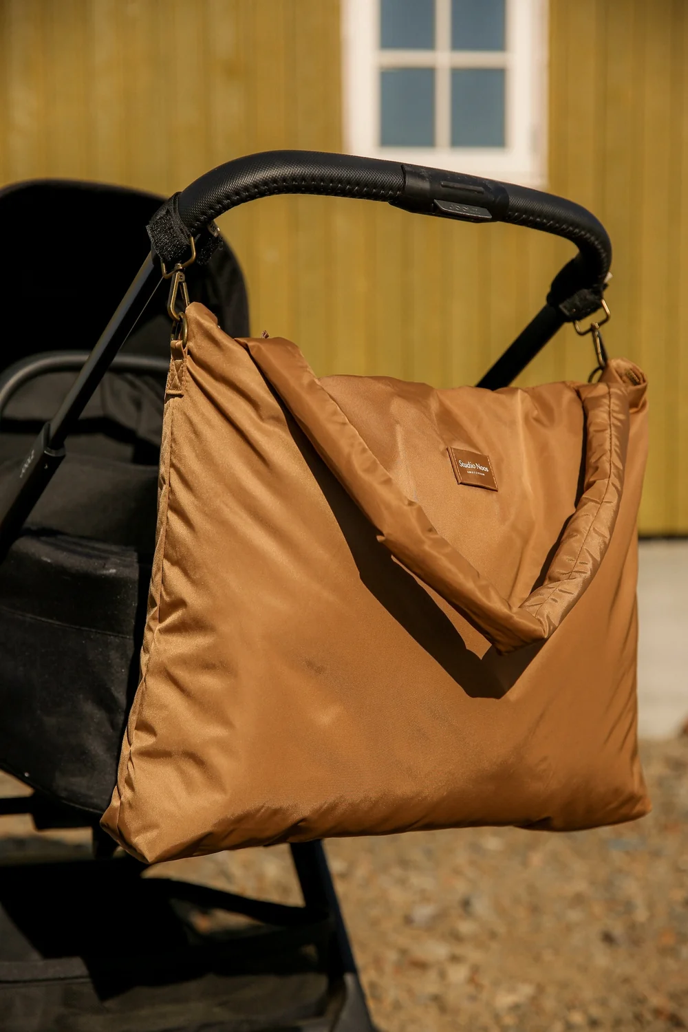 Technical Puffy Diaper Bag | Brown