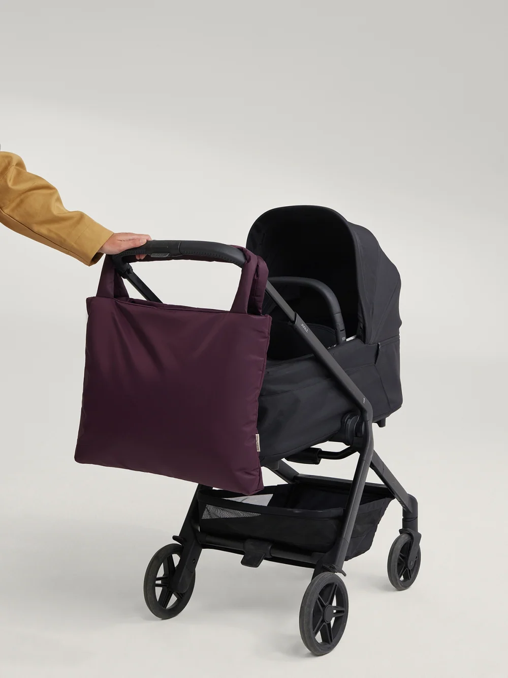 Technical Puffy Mom Bag | Burgundy