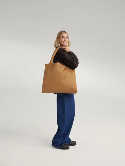 Technical Puffy Mom Bag | Brown