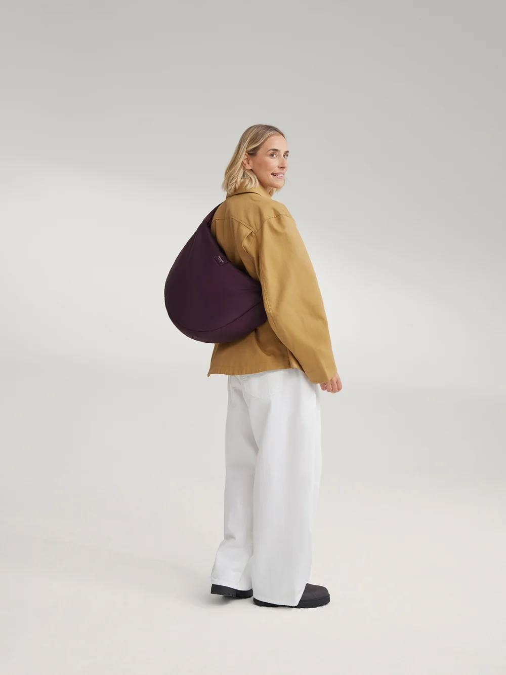 Technical Puffy Cross Body Bag | Burgundy