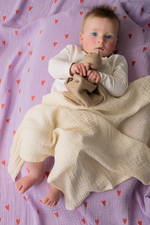 Swaddle Print Large | Purple Hearts
