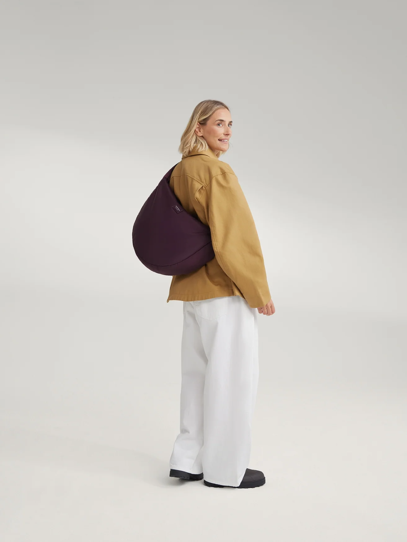 Technical Puffy Cross Body Bag | Burgundy