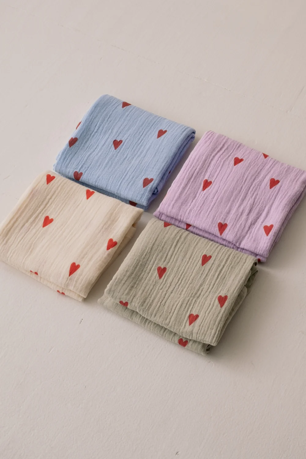 Swaddle Print Large | Purple Hearts